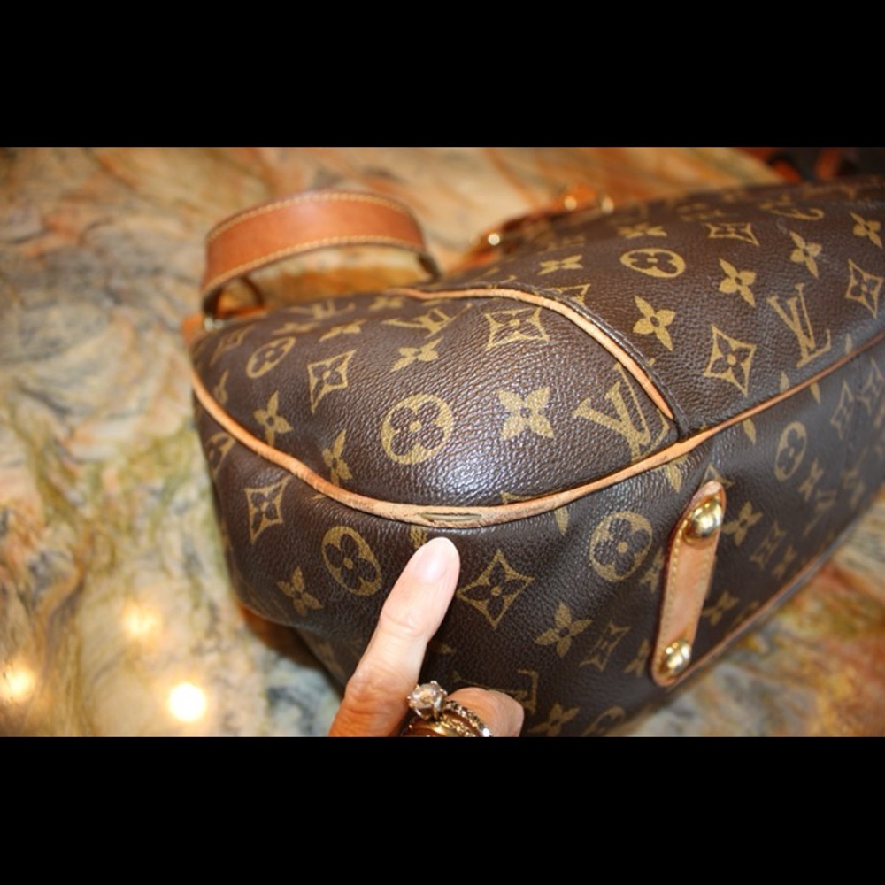 Louis Vuitton Galliera PM Monogram Canvas Shoulder Bag and Gold Plate - Picture 11 of 13